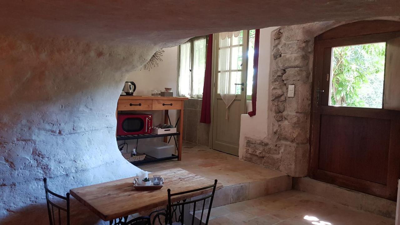 코르닐론콩포우 Moulin De Bonfilhon B&B 외부 사진